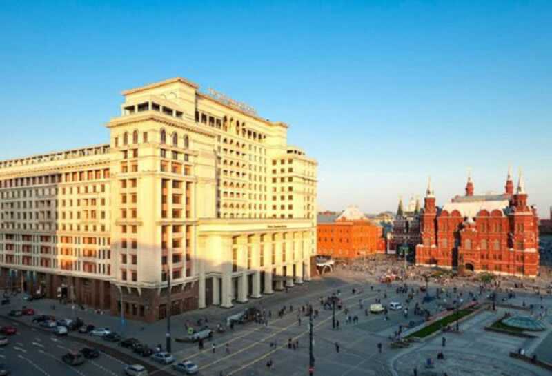 В здании отеля Four Seasons Hotel Moscow в центре Москвы произошел пожар