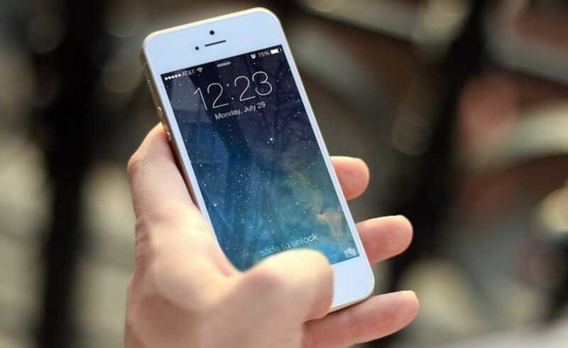   iPhone      