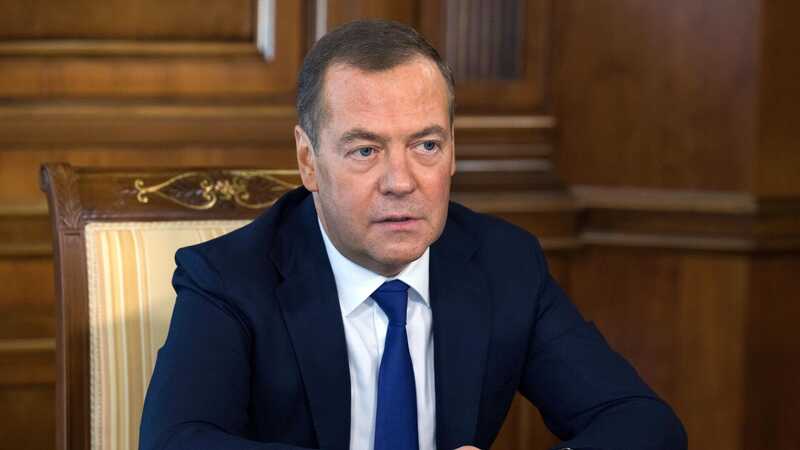 Медведев ответил на заявление Apple об отказе в сотрудничестве с разведкой США