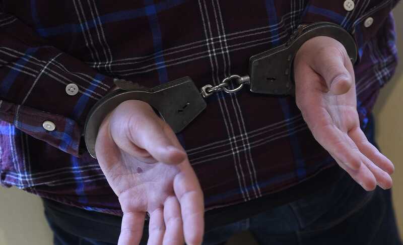 17-летний студент колледжа задержан за попытку поджога военкомата в Челябянской области