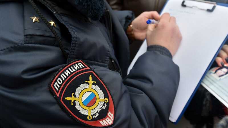 В Мурманске задержали 15-летнюю школьницу за значок в цветах украинского флага