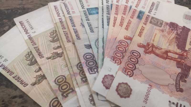 Сиделка украла у российского пенсионера около миллиона рублей