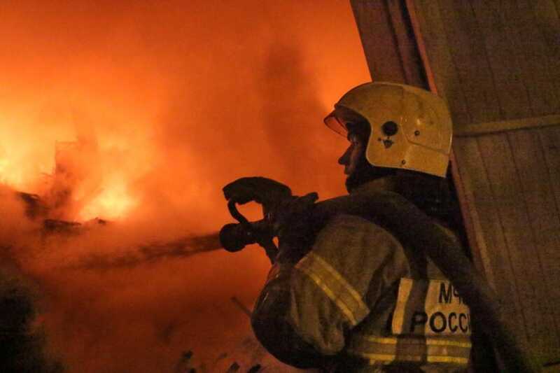 В центре Москвы возник сильный пожар