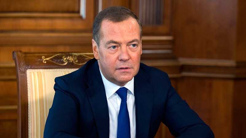 Медведев в заявил, что Майдан Незалежности в Киеве будет “площадью России”