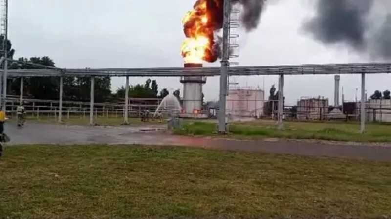 Пожар на нефтеперерабатывающем заводе в Краснодаре потушен