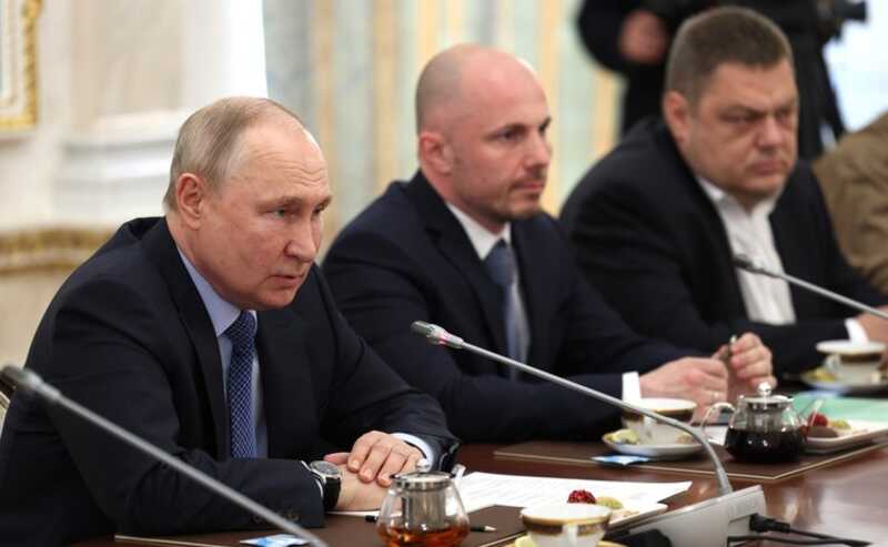 Путин заявил, что в целом по стране вводить режим, военное положение, нет смысла