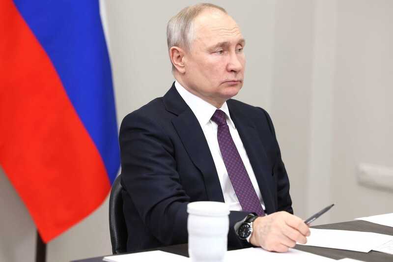 Путин назвал неожиданным факт невыплаты военным за подбитую технику