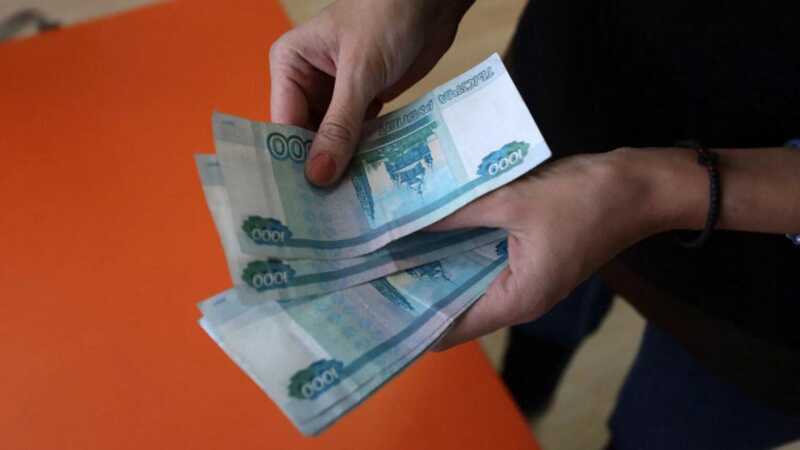 В Госдуме высказались об идее повысить зарплату учителям