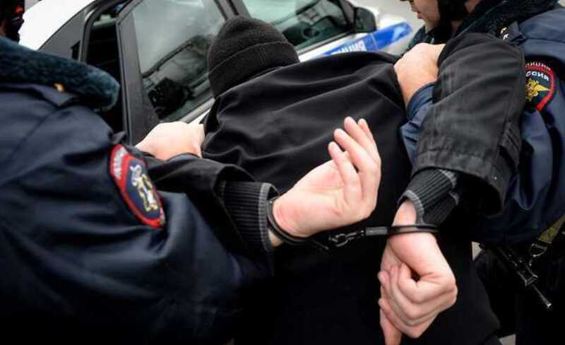 В Москве задержали мужчину за расклейку рекламы наркотиков