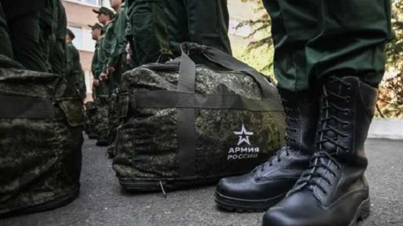 Госдума приняла в первом чтении законопроект о повышении призывного возраста