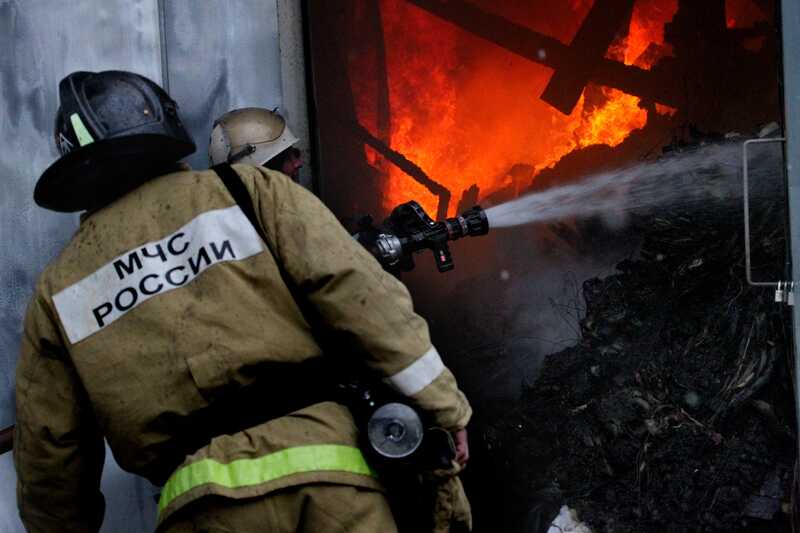 Пожар на ЦРМЗ в Кузьминках локализован на 100 квадратах