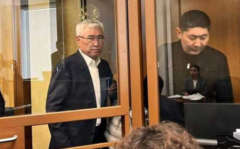 Экс-министра культуры Мухамедиулы приговорили к 8 годам лишения свободы