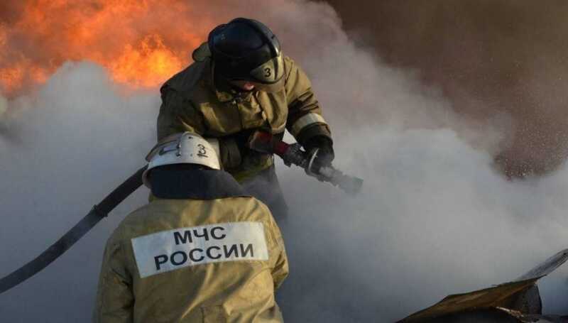 Названа возможная причина пожара на ростовском складе с посудой