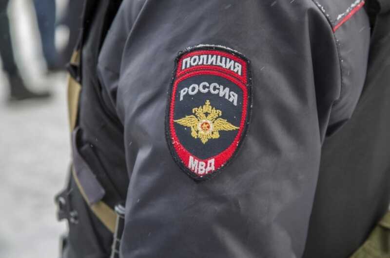 Пьяный россиянин укусил за руку сотрудника МВД и попал под суд