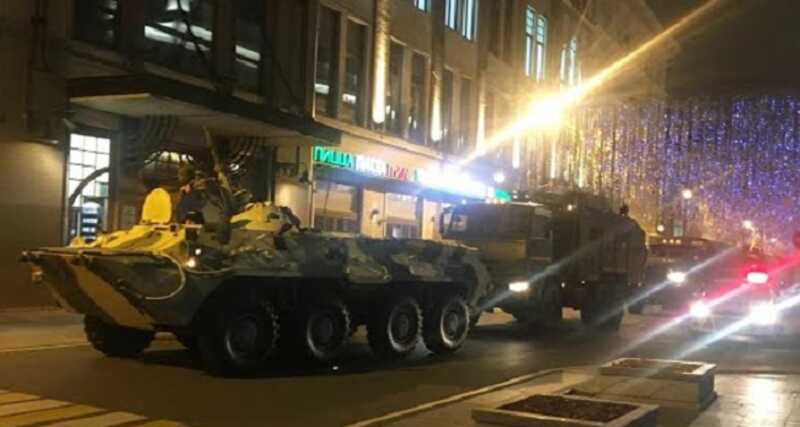 В центре Москвы заметили БТР