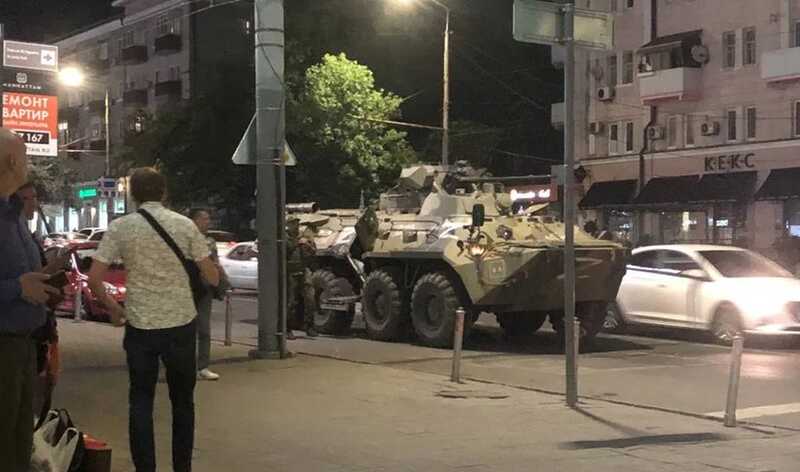 Рядом со штабом ЮВО в Ростове-на-Дону выставили посты