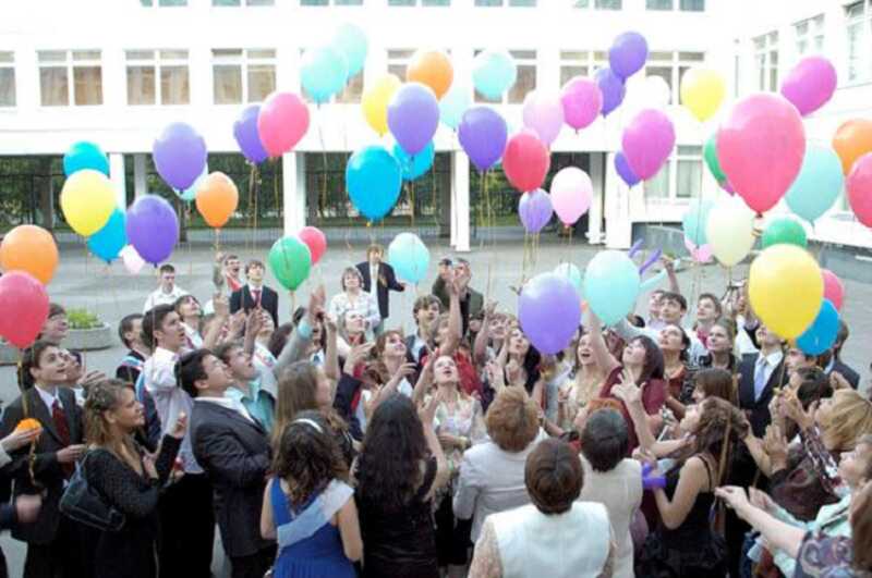 Выпускные в школах Москвы переносятся на неделю