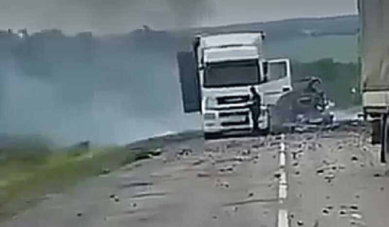 Опубликованы кадры уничтоженной машины в Воронежской области