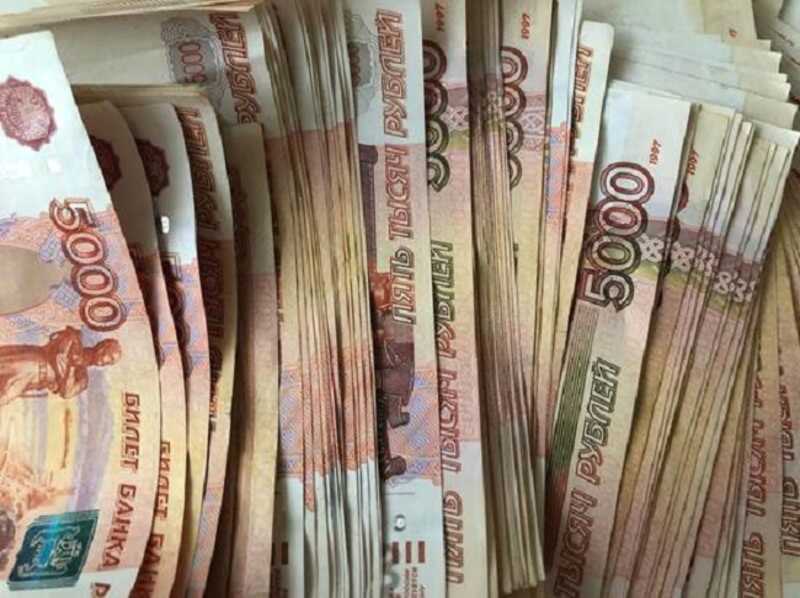 Сотрудница Росавиации вложилась в "банк Британии" и потеряла 600 тысяч