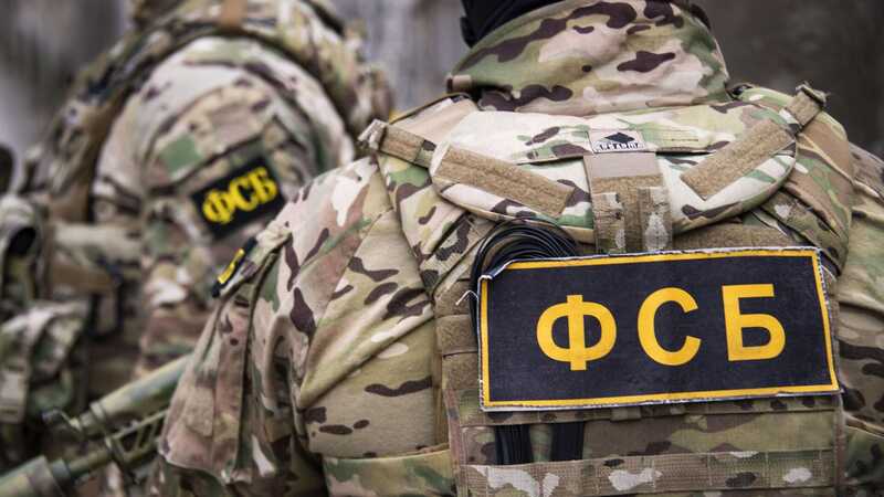 В российском регионе ФСБ задержала троих уголовных авторитетов за пропаганду АУЕ