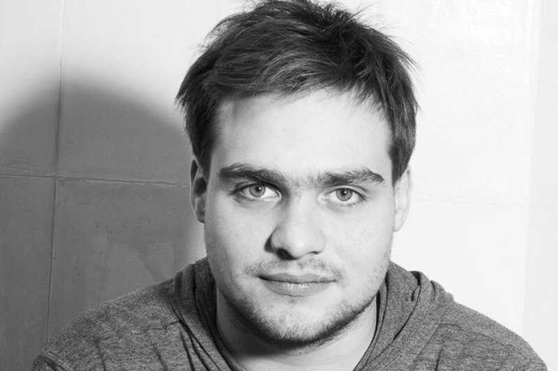 Сын Михаила Ефремова выпал из окна своей квартиры на юге Москвы
