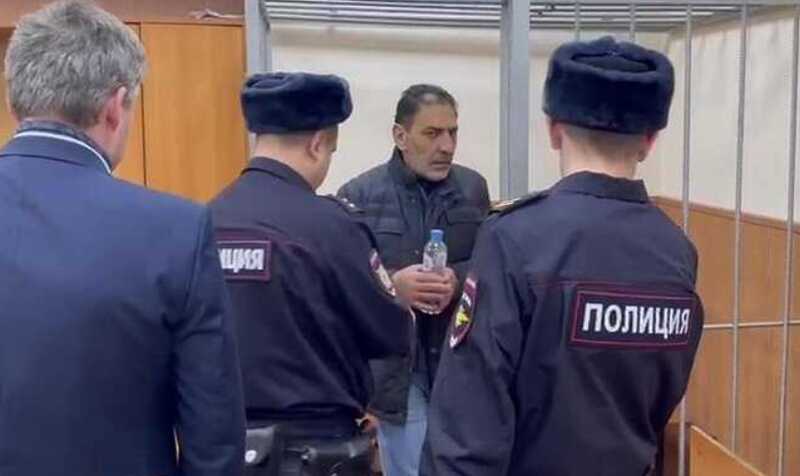 Депутат Мирзоев давит на своих сотрудников даже из СИЗО