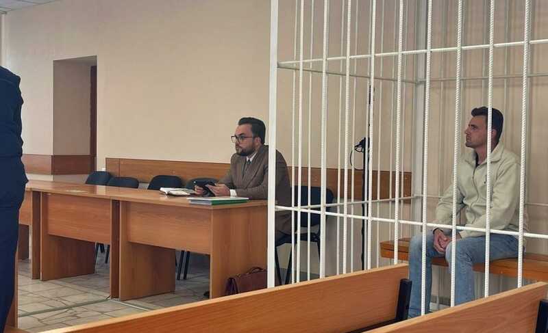Казус Фазлетдинова. Подследственный адвокат со своим обвиняемым клиентом – в одном зале суда!