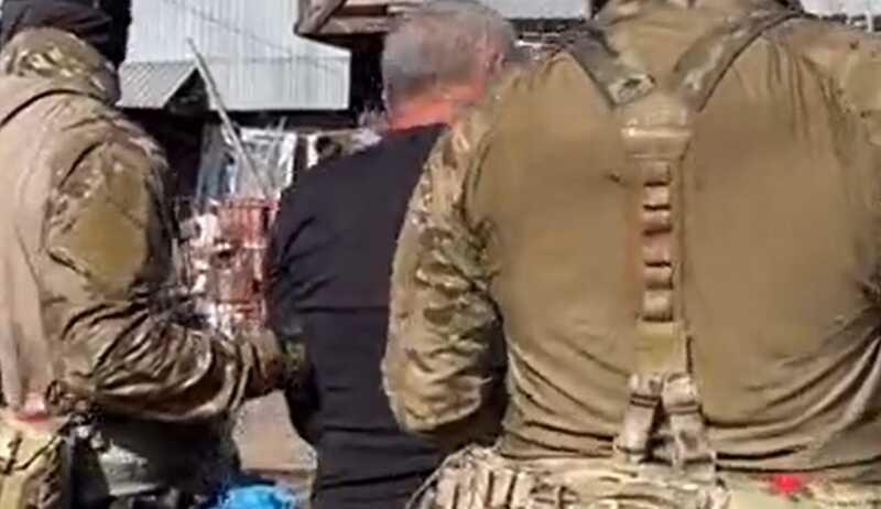 Задержание склонявшего военных РФ к переходу в ВСУ россиянина попало на видео