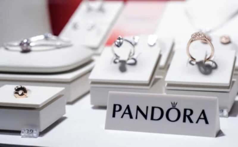 Ювелирная Pandora пытается вскрыть свой офшорный ящик через суд