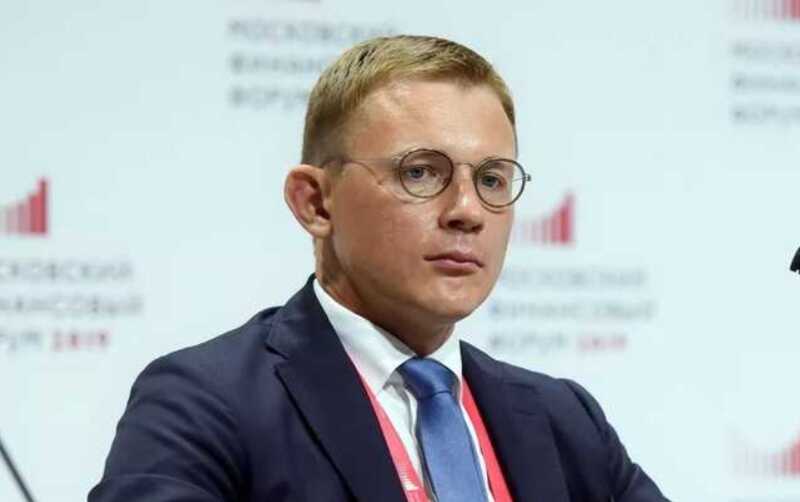 "Опьяненные лоббизмом": Алексей Сазанов "открывает шампанское" от Титова?