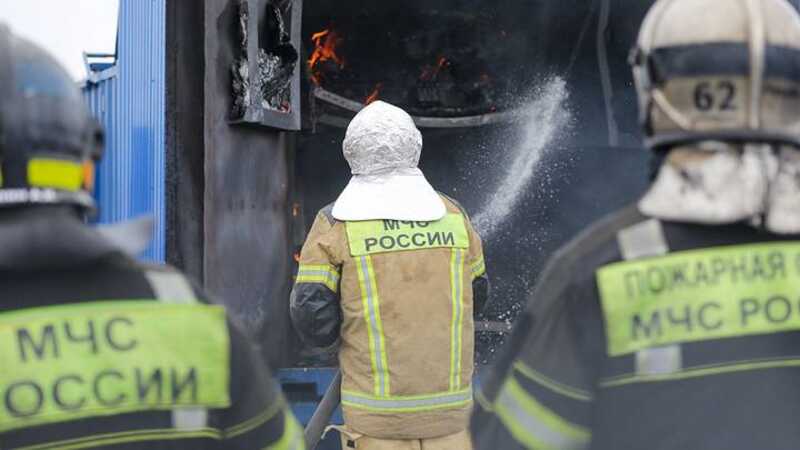 Огромный пожар в столичном районе Чертаново, полыхает автосервис