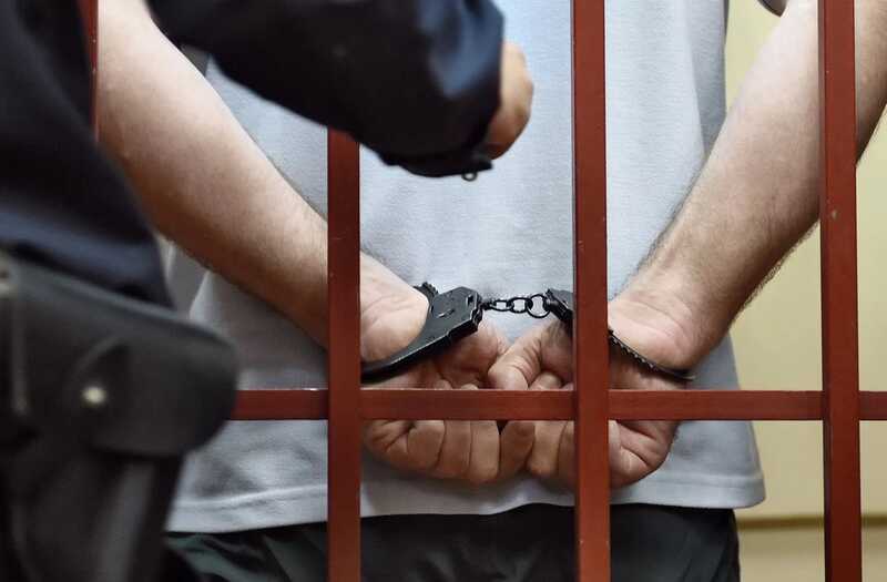 Житель Севастополя убил себя пластиковой ложкой, не согласившись с арестом