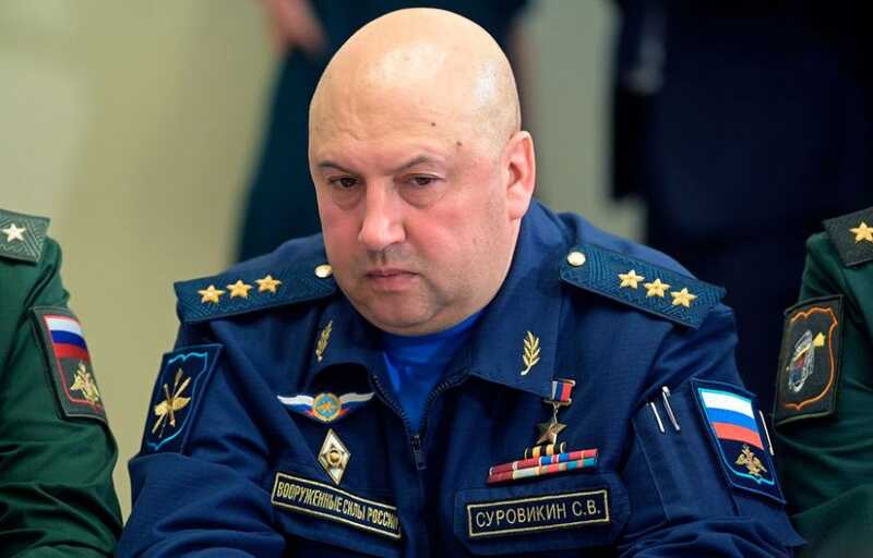 Слухи о нахождении Суровикина в СИЗО опровергли