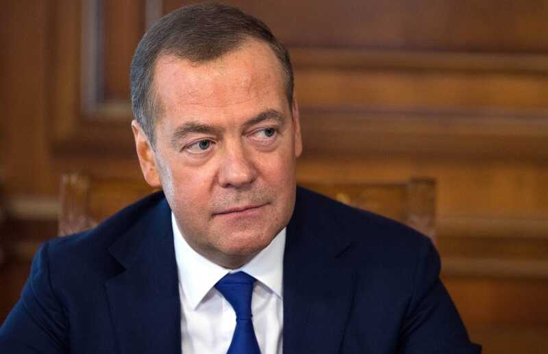 Медведев заявил о необходимости бороться с террористами негуманными методами