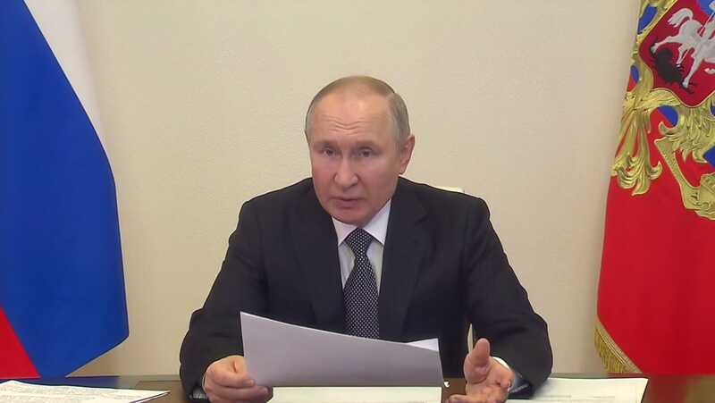 Путин поручил ужесточить меры против дискриминации по национальности в сети