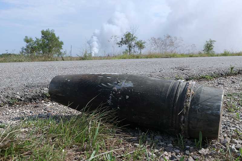 Власти Крыма заявили о продолжающейся детонации боеприпасов на военном полигоне