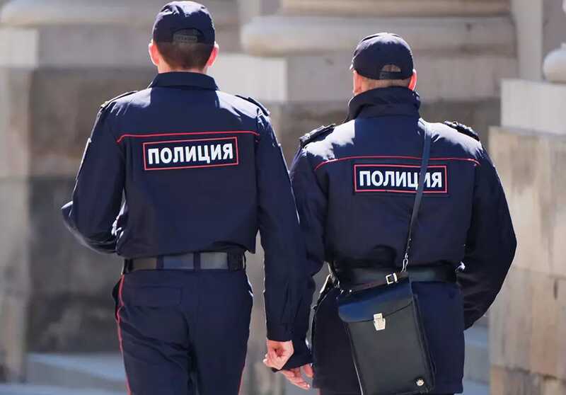 Полицейские на Сахалине устроили засаду на четверых случайных мужчин