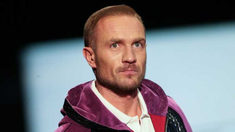 Передвигающийся на протезах Костомаров показал кадры с тренировки