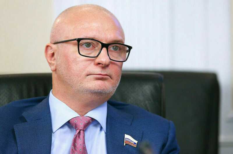 Клишас процитировал Конституцию внесшим проект о лишении гражданства коллегам