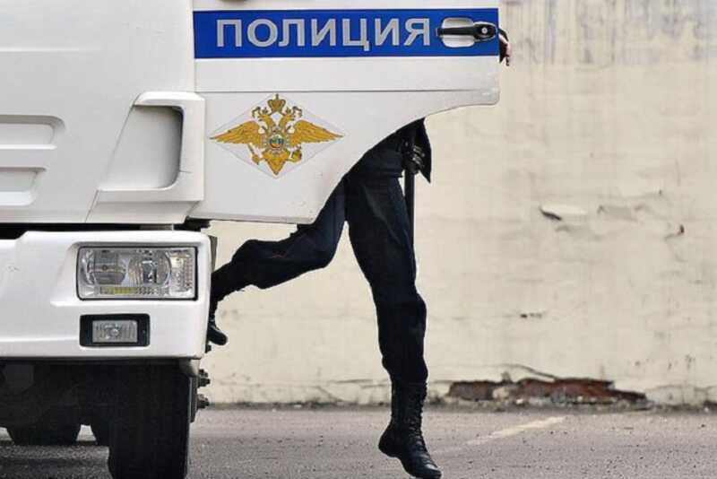 В российском регионе неизвестный обстрелял машины