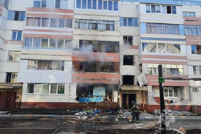 Очевидцы рассказали о моменте взрыва газа в жилом доме в Нижнекамске
