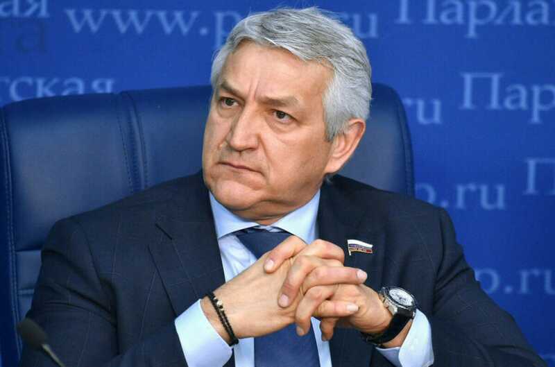 Госдеп Огуль хочет запретить трансгендерам красить губы