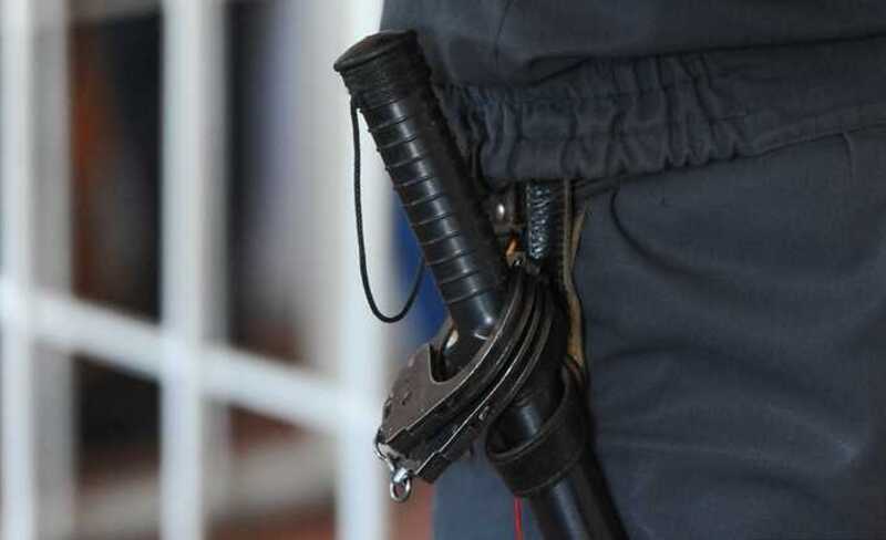 В одном из смоленских райотделов полиции недосчитались резиновых дубинок и наручников