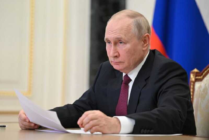 Путин подписал закон о задержании до 30 суток