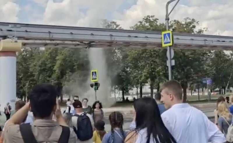 На улицах Москвы начали появляться смерчи
