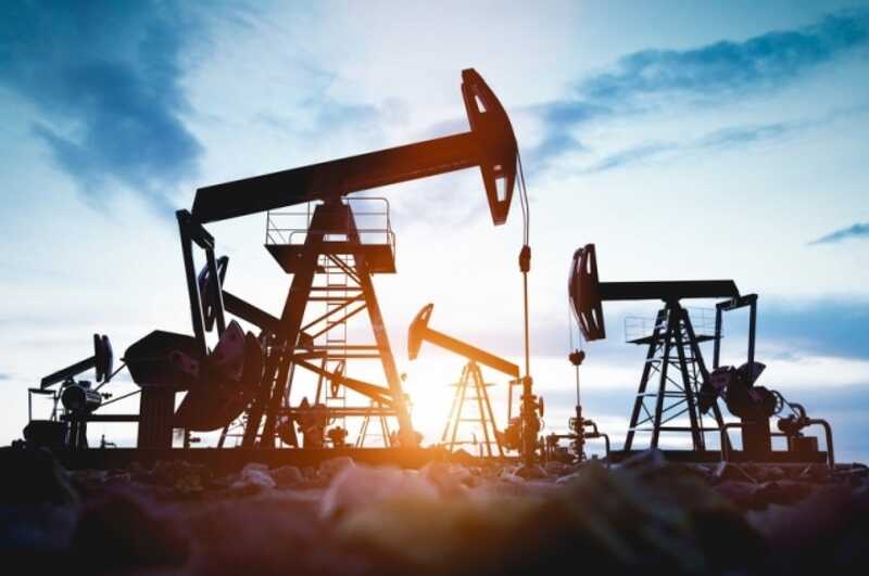 Россия с сентября сокращает экспорт нефти на 300 тыс. баррелей в сутки