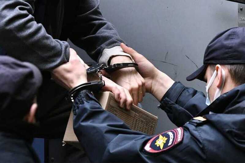 В Санкт-Петербурге физрук развратил 12-летнего школьника и был задержан