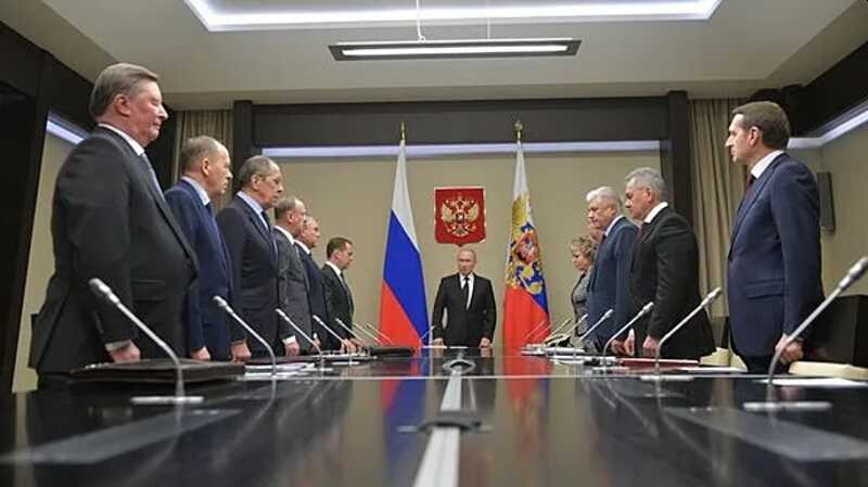 Путин обсудил с Совбезом укрепление внутренней стабильности