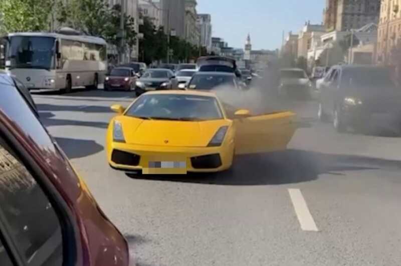 В центре Москвы загорелся «Ламборгини»