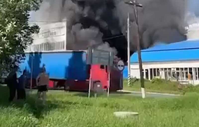 Фабрика по производству спорттоваров "Леко" полыхает в Московской области